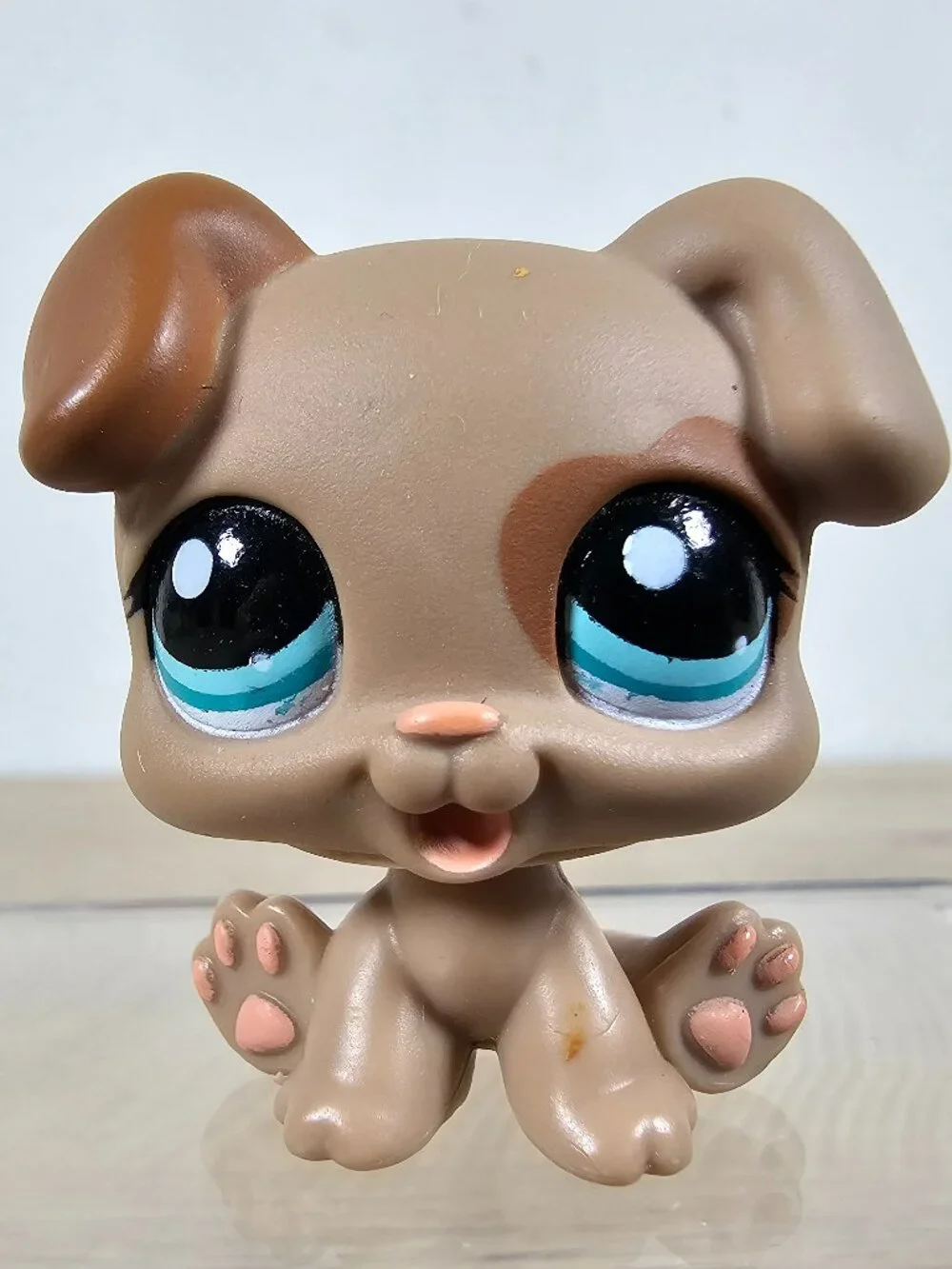 Hasbro Littlest Pet Shop #1482 Puppy Dog Brown Teal Blue Dot Eyes LPS